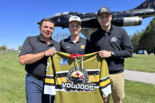 Voodoos ink Trappers star netminder